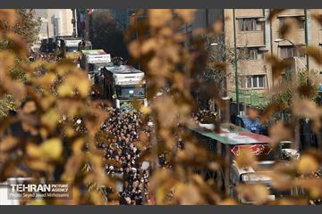 تشییع پیکرهای ۱۰۰ شهید گمنام از مقابل دانشگاه تهران 24
