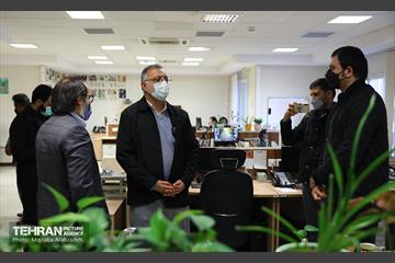 بازدید شهردار تهران از موسسه همشهری 17
