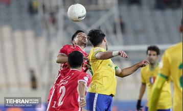 دیدار تیم های فوتبال پرسپولیس تهران و صنعت نفت آبادان 22