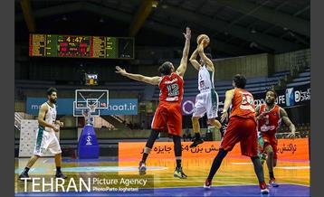 دیدار تیم های بسکتبال مهرام تهران و ذوب آهن 17