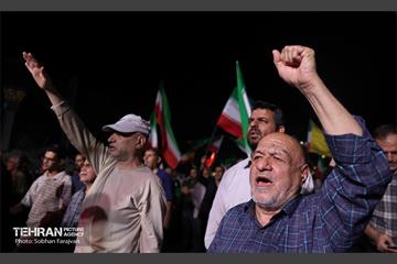 اجتماع مردمی دفاع از انقلاب در میدان کمال الملک تهرانسر 22