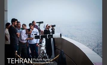 استهلال هلال ماه شوال از فراز برج میلاد تهران 34