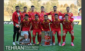 دیدار تیم های فوتبال نفت تهران واستقلال تهران