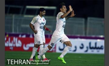 دیدار نقت تهران و پرسپولیس تهران در لیگ برتر فوتبال 13