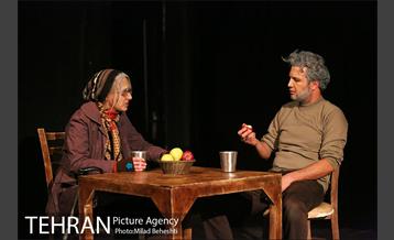 نمایش جمجمه ای در کانه مارا‎ 3