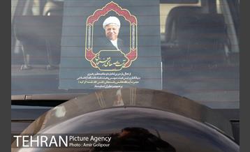 حضور مردم در حرم مطهر امام (ره) برای تشییع پیکر آیت الله هاشمی رفسنجانی 27