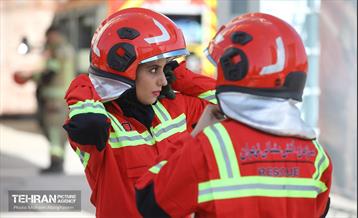 بازدید رییس مدیریت بحران کشور از مرکز آموزش آتش‌نشانی شهرداری تهران 50