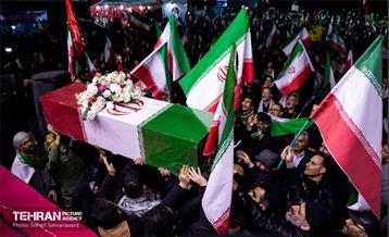 مراسم وداع با شهدای ناوشکن دنا در میدان ولیعصر(عج)