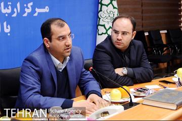 نشست صمیمانه رئیس مرکز ارتباطات شهرداری تهران با اصحاب رسانه 17