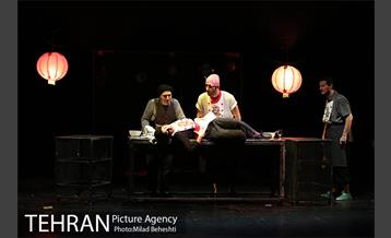 نمایش اژدهای طلایی 14