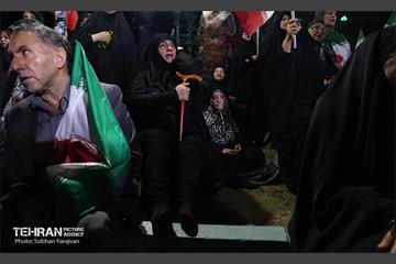 اجتماع مردمی دفاع از انقلاب در میدان کمال الملک تهرانسر 11