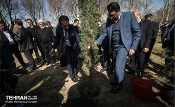 سنت حسنه درختکاری، یادبود شهدای منطقه6