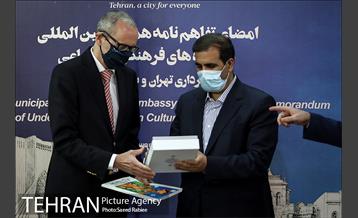 امضای تفاهم نامه همکاری بین المللی بین شهرداری تهران و سفارت اتریش 15