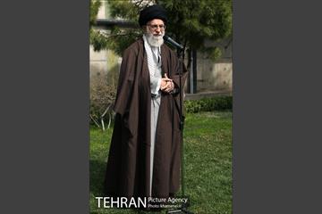 کاشت نهال توسط رهبر معظم انقلاب اسلامی 10