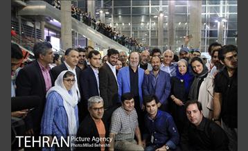 استقبال از عوامل فیلم فروشنده در فرودگاه امام خمینی تهران‎ 16