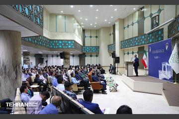دیدار صمیمانه شهردار تهران با کارکنان شهرداری منطقه هشت