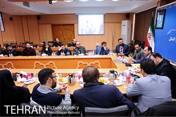 نشست صمیمانه رئیس مرکز ارتباطات شهرداری تهران با اصحاب رسانه 9