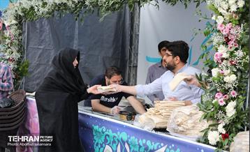 خدمت‌رسانی موکب زینبیه(س) منطقه ۸ در مصلای تهران 18