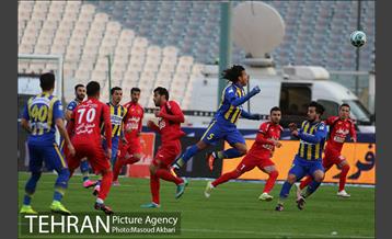 دیدار تیم های فوتبال پرسپولیس و گسترش فولاد