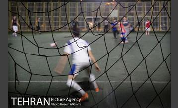 حضور شبانه مردم در بوستان بهمن‎ 14