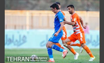 دیدار تیم‌های سایپا و استقلال تهران در لیگ برتر فوتبال ایران 4
