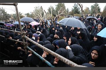 مراسم تشییع پیکر شهید مدافع حرم «حسین محمدی» 21