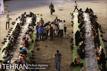 افطاری ساده در ایوان انتظار میدان ولیعصر(عج) 24
