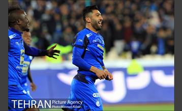 دیدار تیم‌های فوتبال ذوب آهن - استقلال تهران 1
