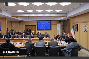 نشست هم‌اندیشی هیئت رئیسه اتاق اصناف تهران، روسای اتحادیه‌های صنفی تهران و هیئت امناء بازار تهران با شهردار تهران 14