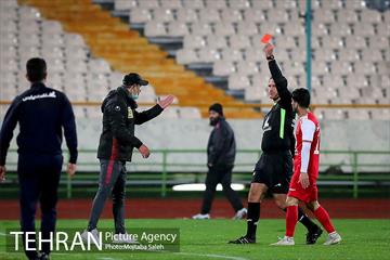 دیدار تیم های فوتبال پرسپولیس و صنعت نفت 34