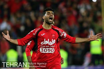 دیدار تیم های فوتبال پرسپولیس و پیکان