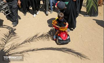 حضور کودکان در مراسم پیاده روی جاماندگان اربعین حسینی(ع) 17