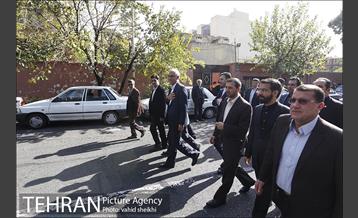 حضور شهردار تهران در راهپیمایی 13 آبان 1