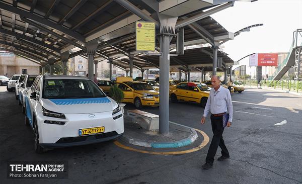 آغاز به کار تاکسی‌های برقی شاسی بلند در تهران 59