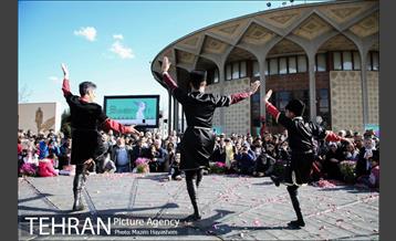 جنگ شادی در تئاتر شهر 5