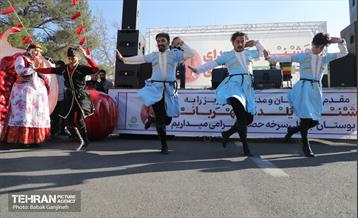 آیین یلدای مهربانی و کاشت نهال در بوستان سرخه حصار 3