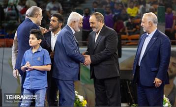 مراسم تجلیل از کشتی‌گیران قهرمان جهان (جشنی برای ایران) 84