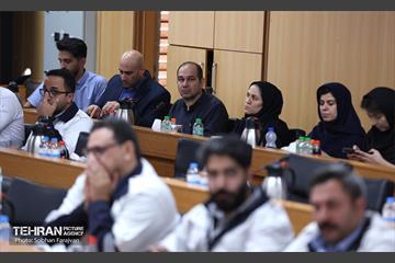 نشست هم‌اندیشی با رابطین و فعالان اسکان آسیب دیدگان جنگ رمضان 59