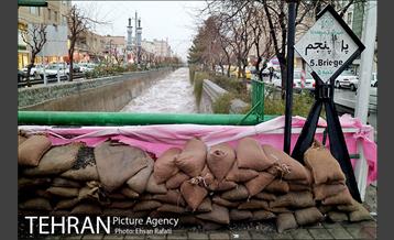 بازدید مدیران شهری از لایروبی و رسوب زدایی شبکه جمع آوری آبهای سطحی 23