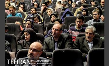 مراسم تجلیل از دانشجویان خانواده های ایثارگران شهرداری 4