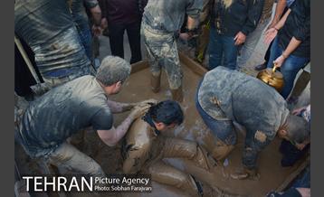 "آیین گل" لرستانی های مقیم تهران 11