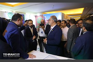 بازدید شهردار تهران از نمایشگاه بین المللی فرصت های سرمایه گذاری پایتخت