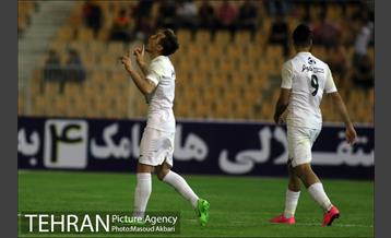 دیدار نقت تهران و پرسپولیس تهران در لیگ برتر فوتبال 14