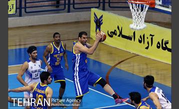 رقابت بسکتبال تیم های دانشگاه آزاد - پتروشیمی بندر امام
