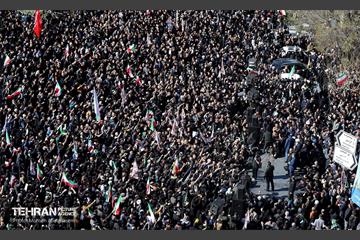 اجتماع مردم تهران در پی شهادت رهبر انقلاب - 2 25