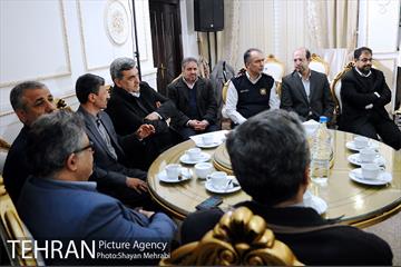 نشست صمیمانه شهردار تهران با خانواده های شهدای آتش نشان و آسیب دیدگان حادثه ساختمان پلاسکو 13