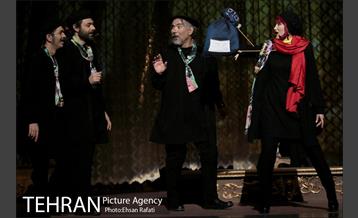 نمایش باغ آلبالو 12