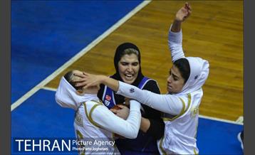 دیدار بسکتبال زنان  مهرام و گروه بهمن تهران 18