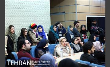 نمایشنامه خوانی سالی که دو بار پاییز شد 12