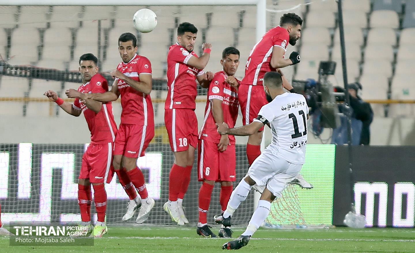 دیدار تیم های فوتبال پرسپولیس و ذوب آهن  9